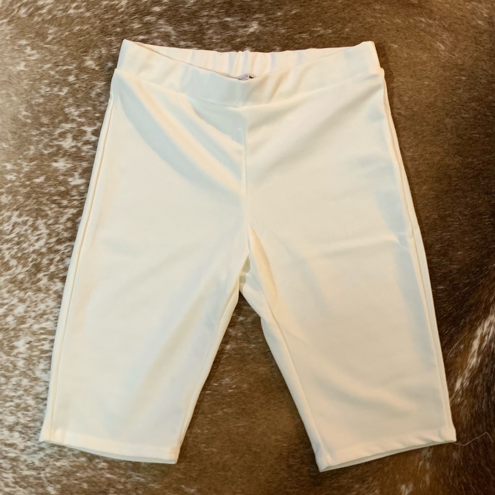 Twisted crop top biker short set - Picture 3 of 4